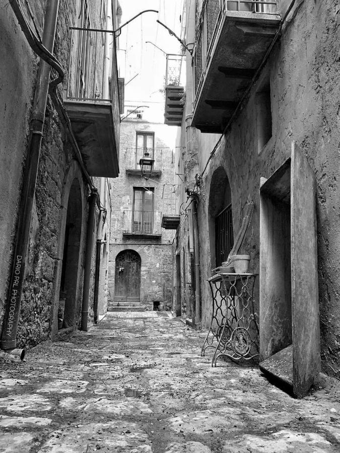 بياتْسا أرمارِنا B&B Borgo Antico المظهر الخارجي الصورة