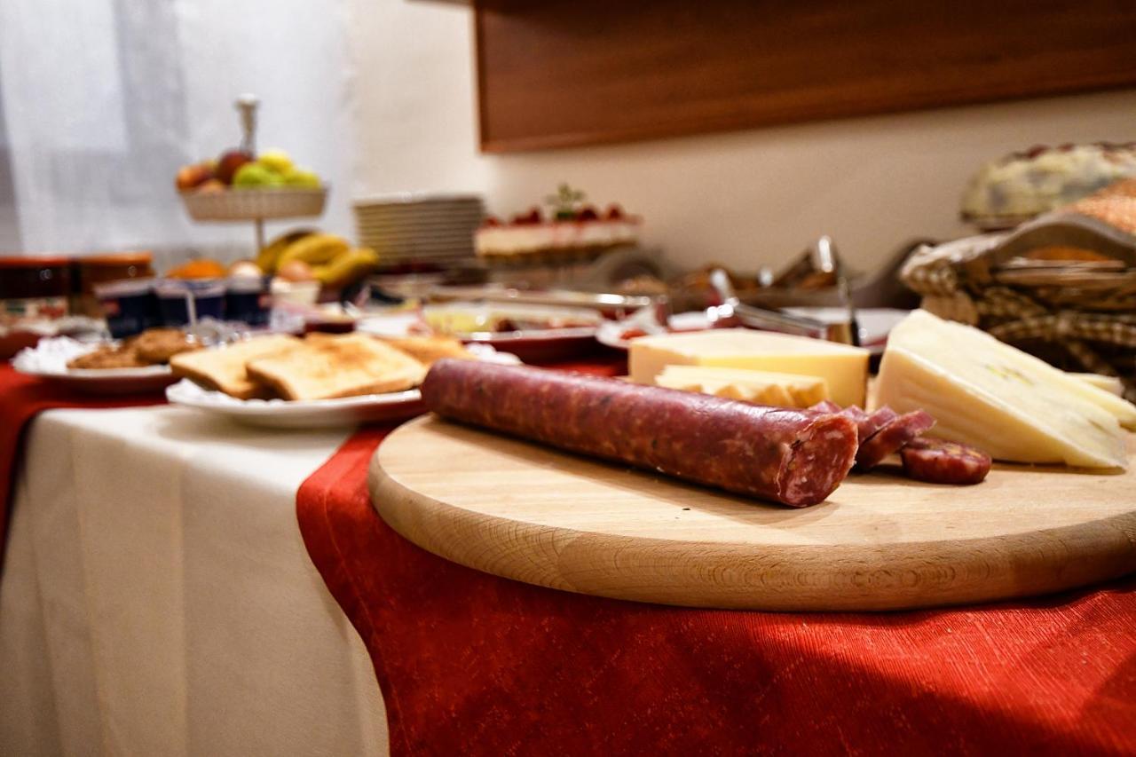 بياتْسا أرمارِنا B&B Borgo Antico المظهر الخارجي الصورة